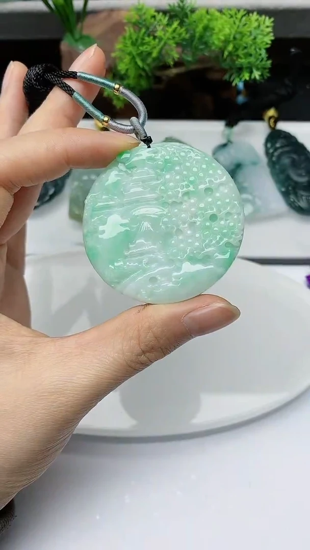 【闪购商品】翡翠颈饰未镶嵌