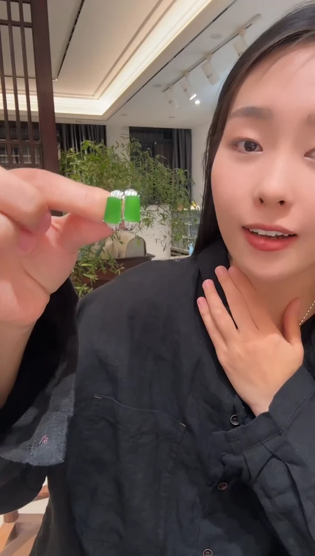 未镶嵌和田玉耳饰1