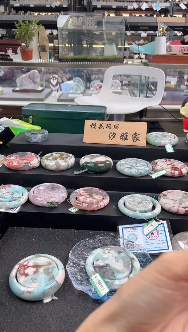 未镶嵌手镯石英质玉六*六圈口（赠品镯心）