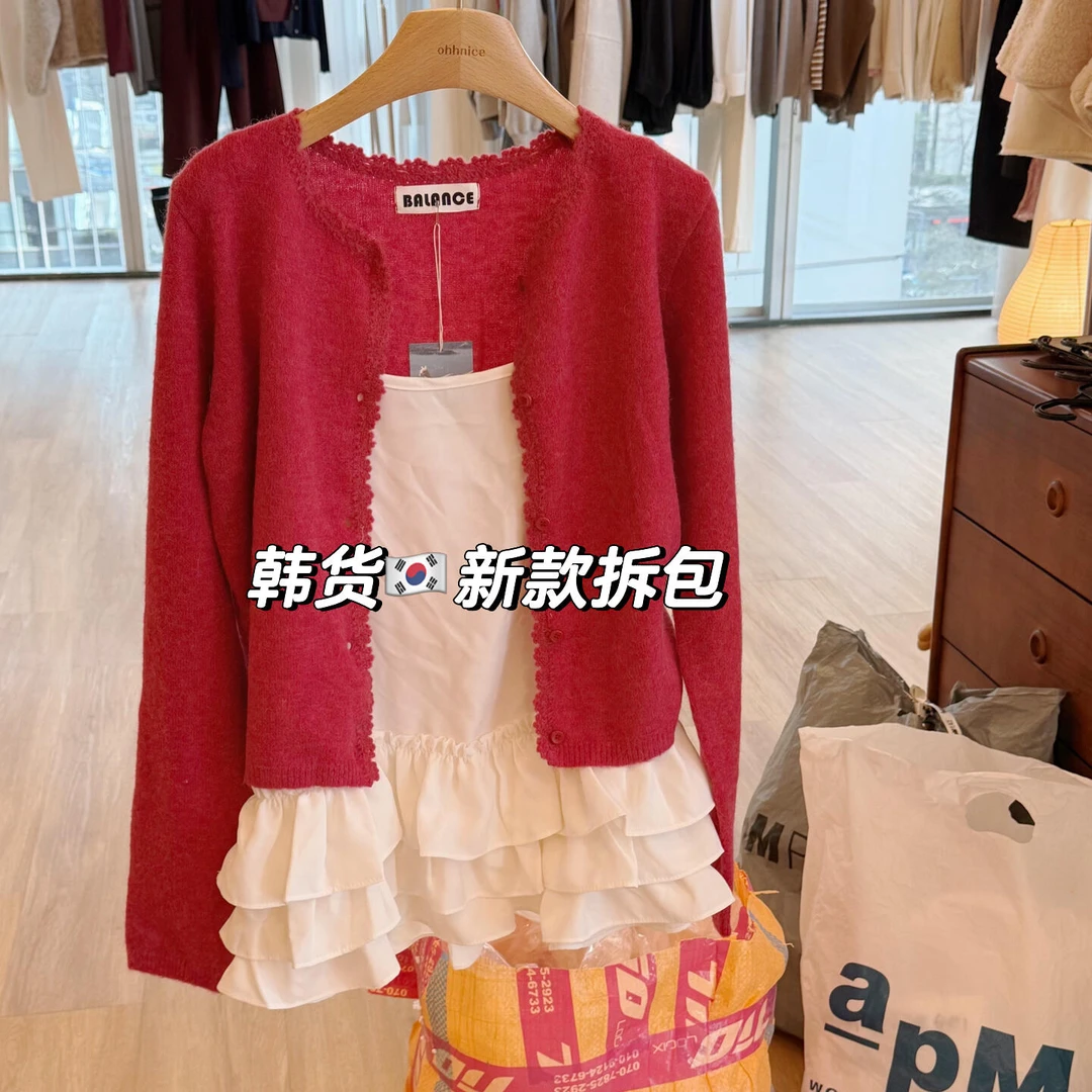 2025春季新款韩系甜美氛围感红色花边针织开衫拼接蛋糕短款连衣裙