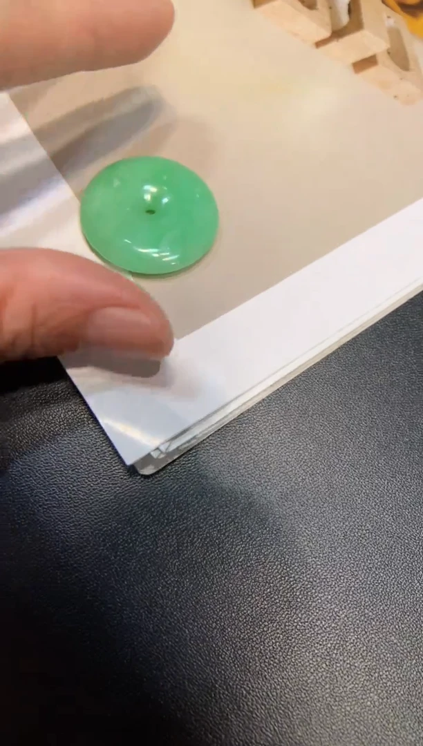 颈饰未镶嵌翡翠平安扣