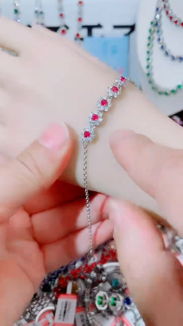 未镶嵌手链红宝石