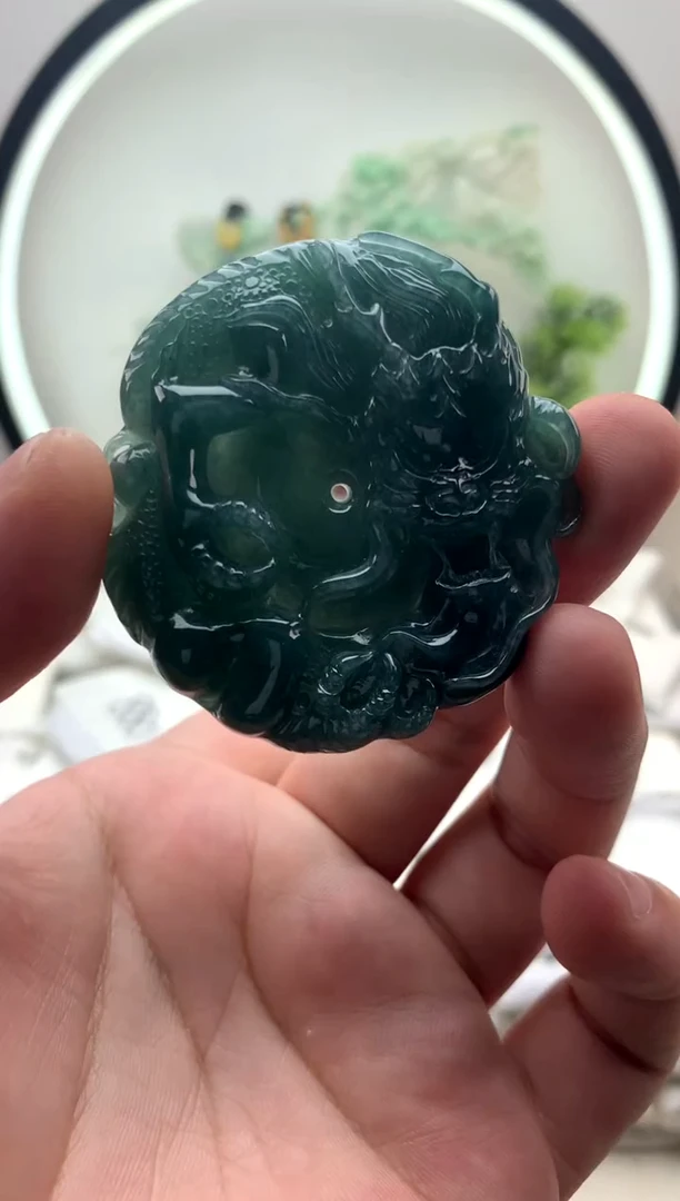 颈饰未镶嵌翡翠龙牌