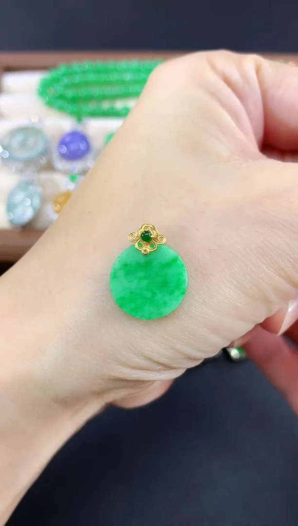 吊坠(不含链)18K金镶嵌翡翠3|680