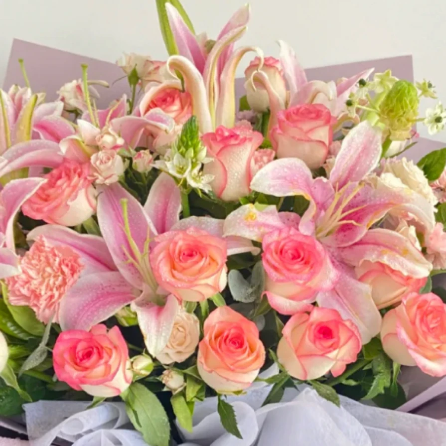 A4【艾莎+戴安娜+百合鲜花组合】一单包邮-云南基地直发