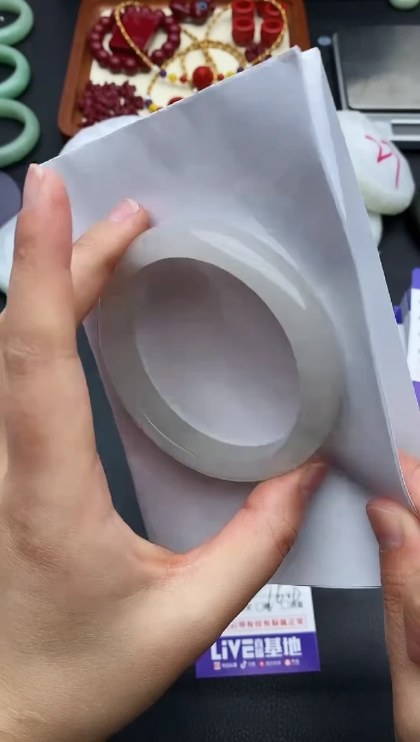 未镶嵌手镯石英质玉7+63/64