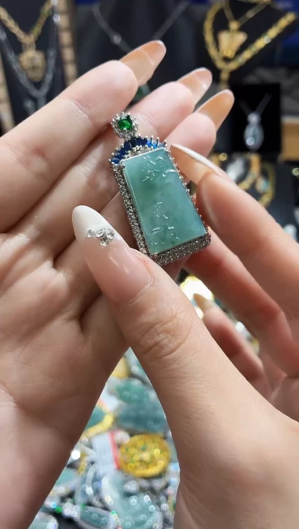 翡翠未镶嵌吊坠(不含链)天然翡翠a货 多样性发其一