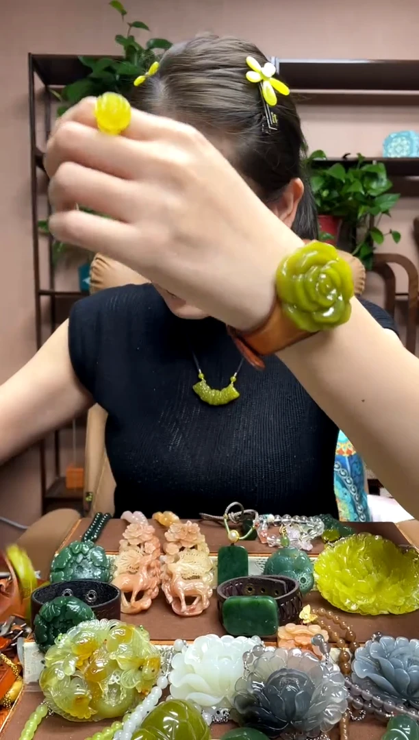 未镶嵌岫玉手牌多样性发货发其中之一