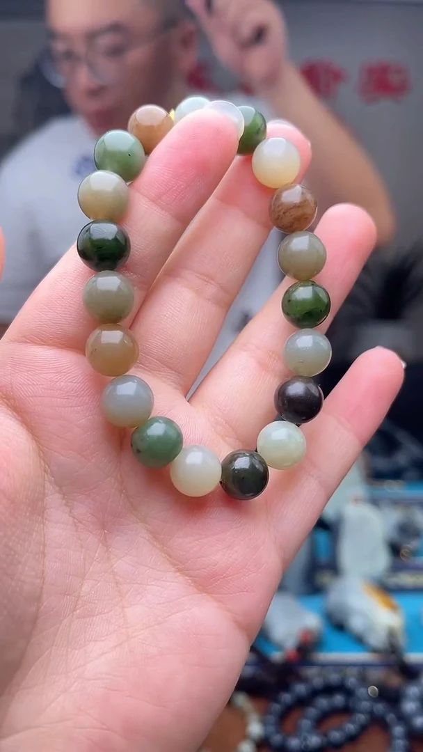 和田玉未镶嵌挂件多样性发 拍一发一