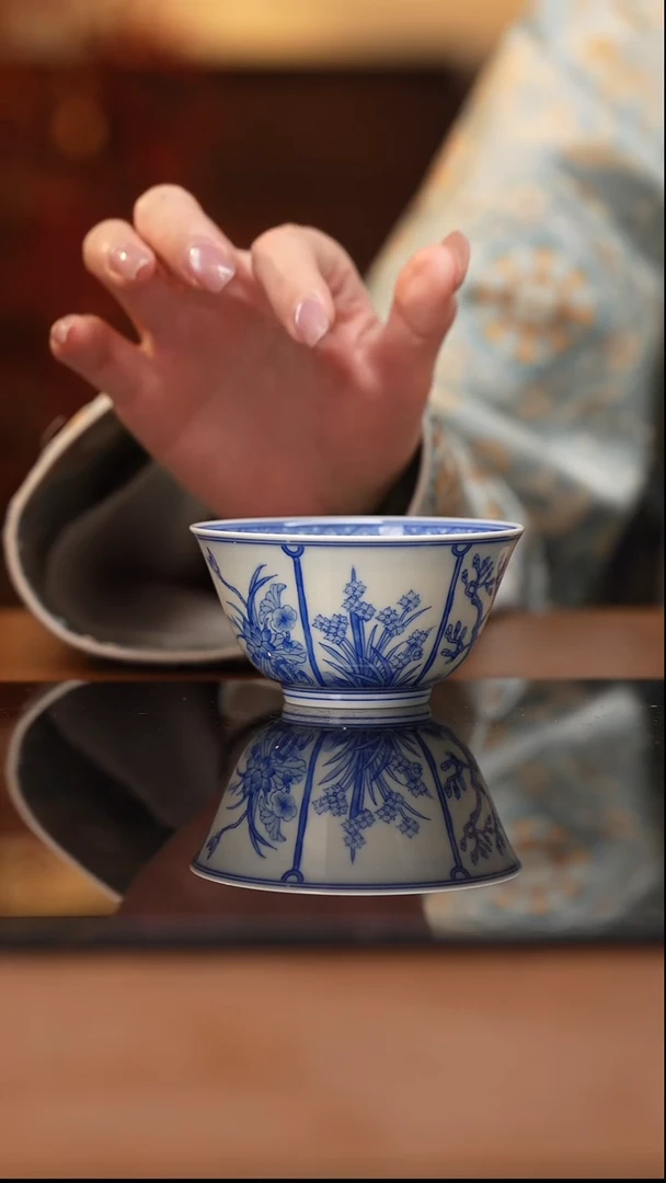 杯看山柴窑青花开窗