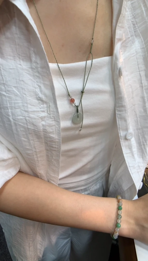 翡翠挂件未镶嵌平安扣