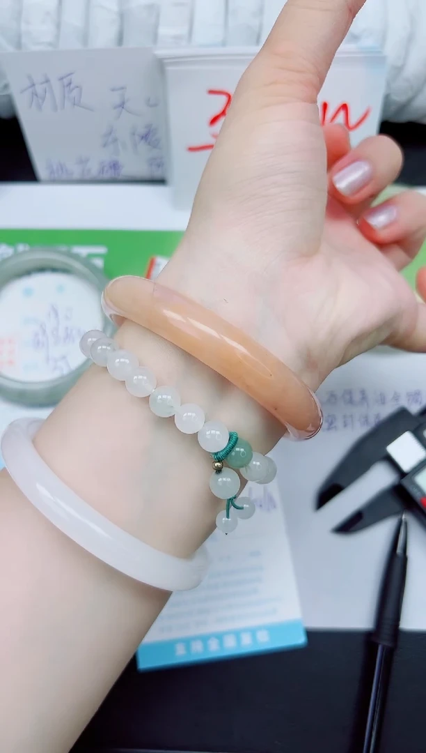 石英质玉手镯未镶嵌191-65.8