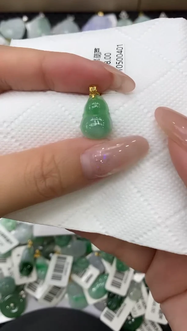 颈饰18K金镶嵌翡翠1111111111