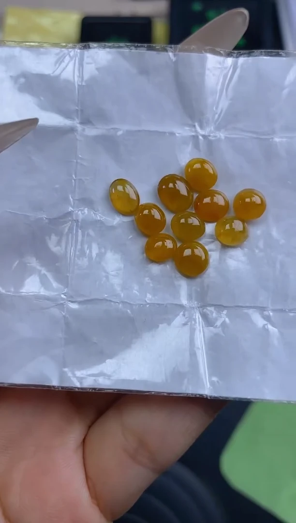 定制翡翠未镶嵌天然翡翠蛋面60