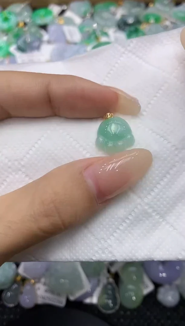 翡翠18K金镶嵌颈饰111111111111