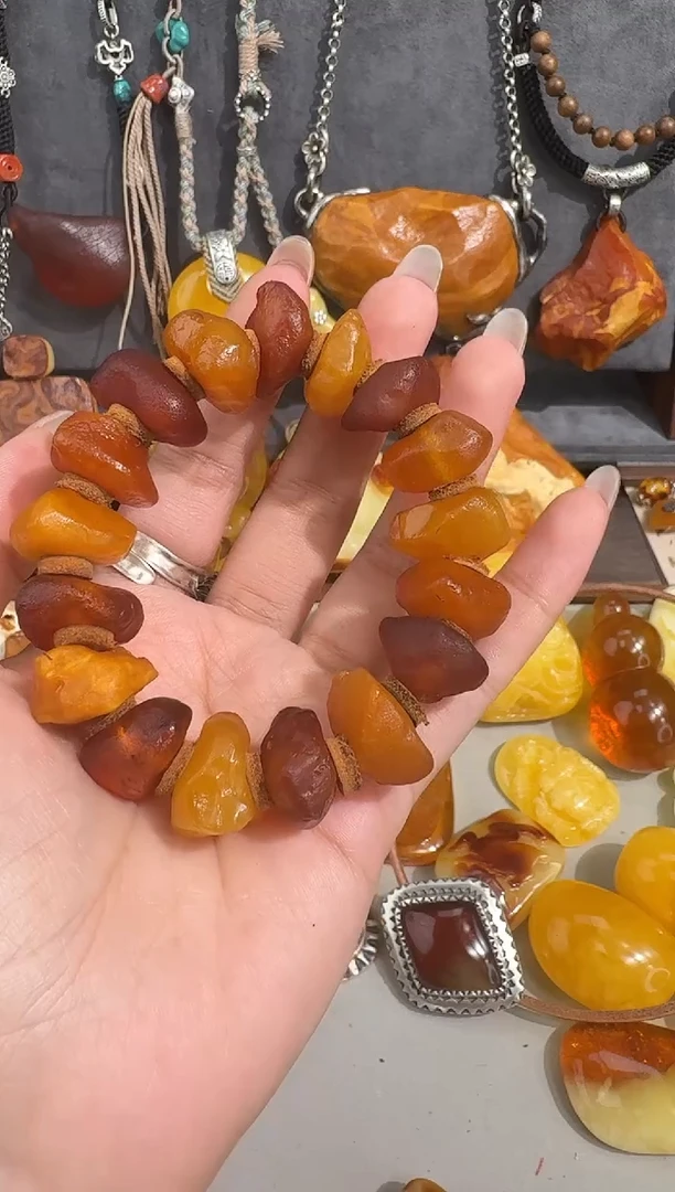 裸石琥珀未镶嵌张***?琥珀