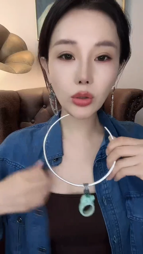 颈饰未镶嵌翡翠?****1翡翠E178