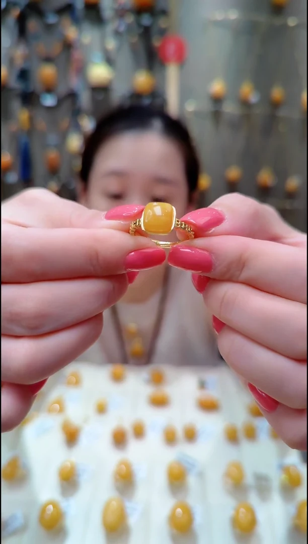 蜜蜡银S925镀金镶嵌珠宝奇石﹣F571蜜蜡戒指