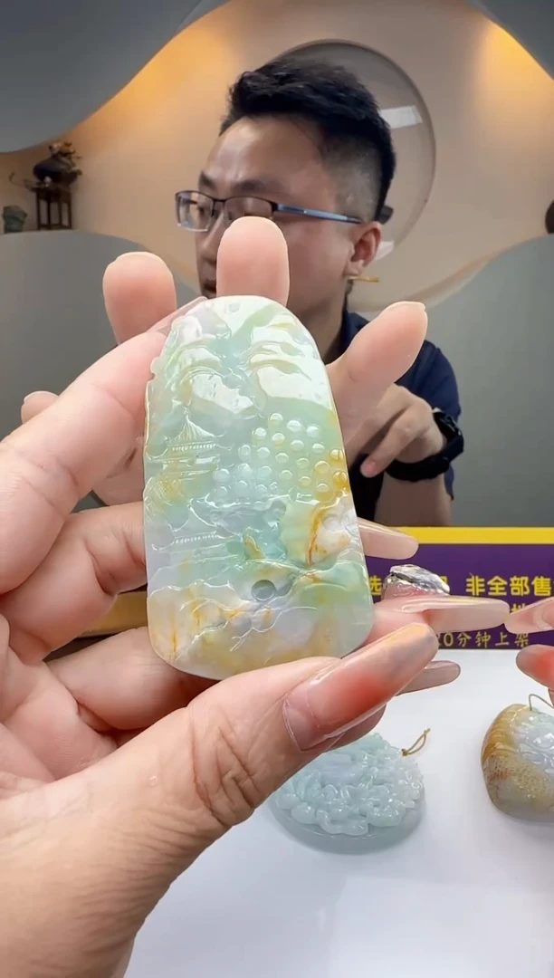 翡翠未镶嵌颈饰Q11393翡翠