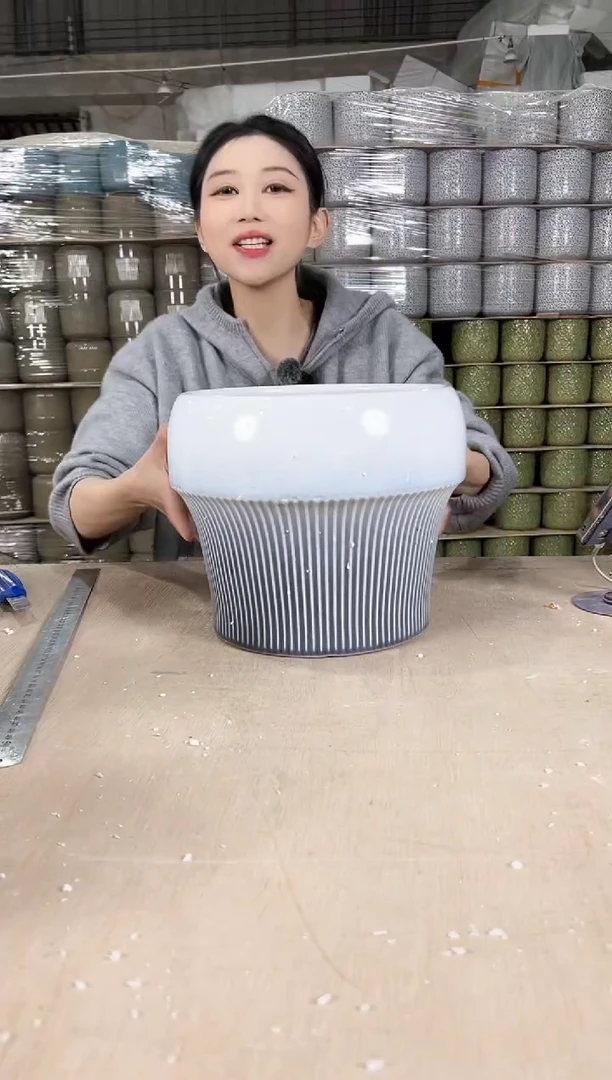 【闪购商品】陶瓷圆口半条纹渐变蓝大号24x22