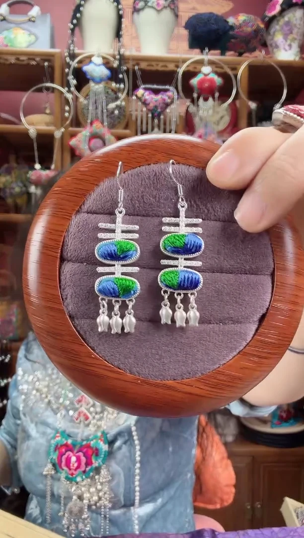 刺绣耳环83甜甜家
