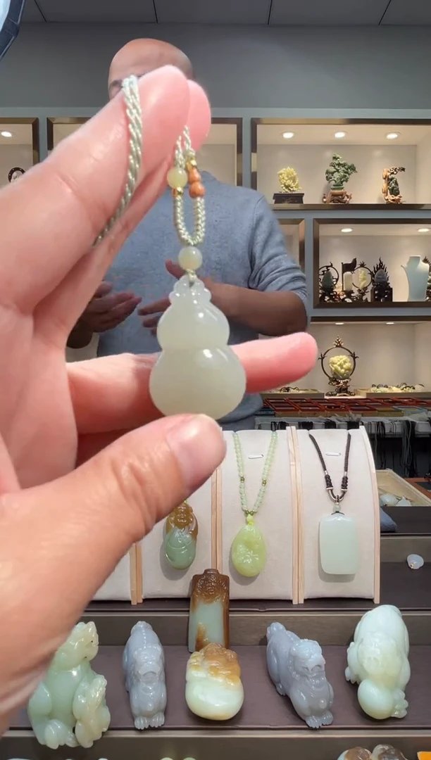 颈饰未镶嵌和田玉苏