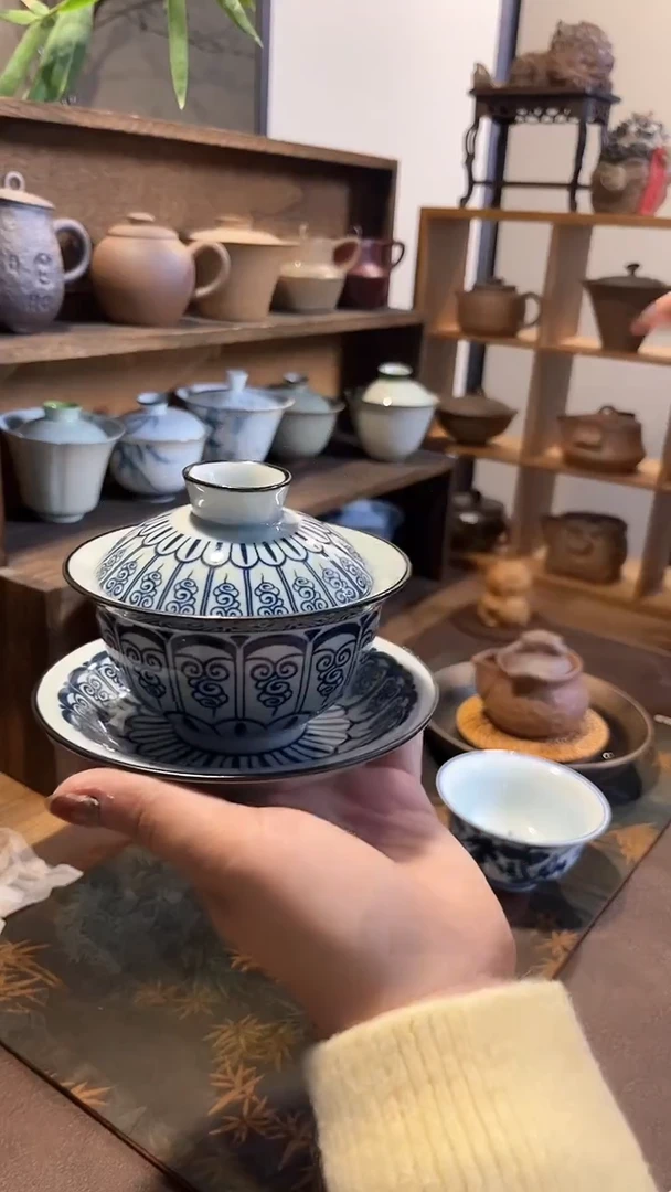 【闪购商品】其他青花卷草纹三才盖碗