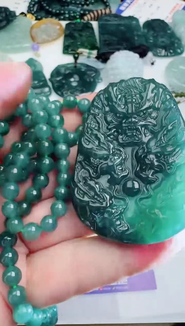 翡翠未镶嵌颈饰111111111