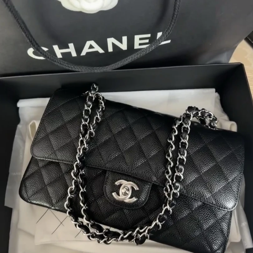 95新 Chanel/香奈儿 青奢荟/CF小号黑银牛斜挎包/89851