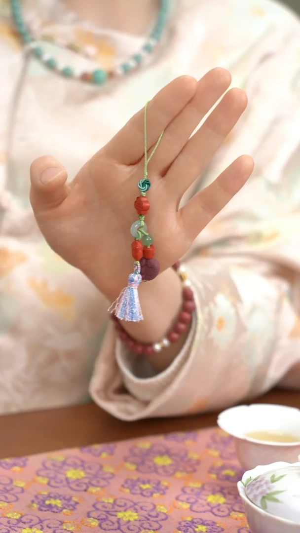 珠串招财猫手机链