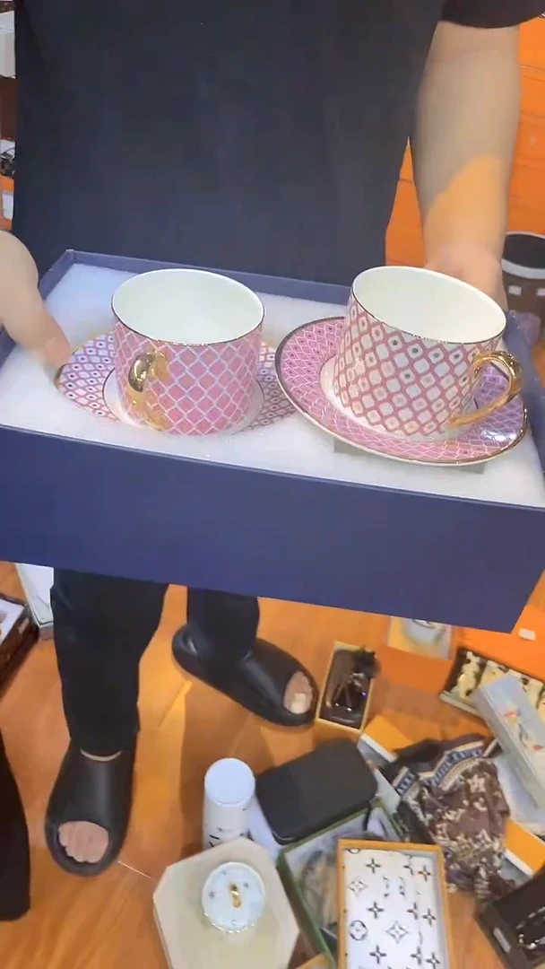 杯鸿辉家品牌瓷器，京东包邮！