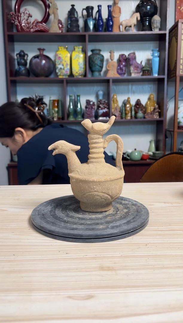 摆件高雅陶瓷器摆件