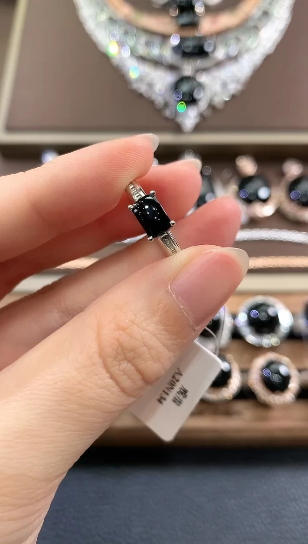 18K金镶嵌戒指翡翠g8