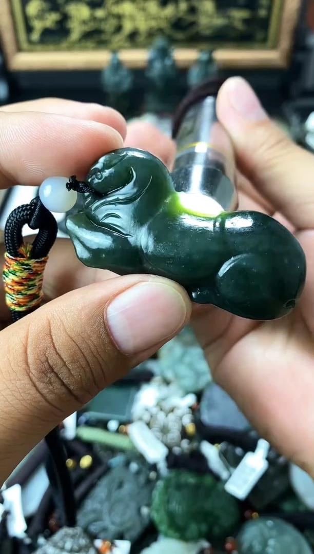 颈饰未镶嵌和田玉1