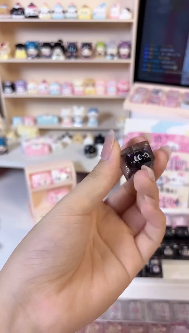 22.黑猫头滴胶键帽