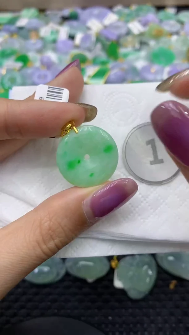 颈饰未镶嵌翡翠天然缅甸翡翠A货