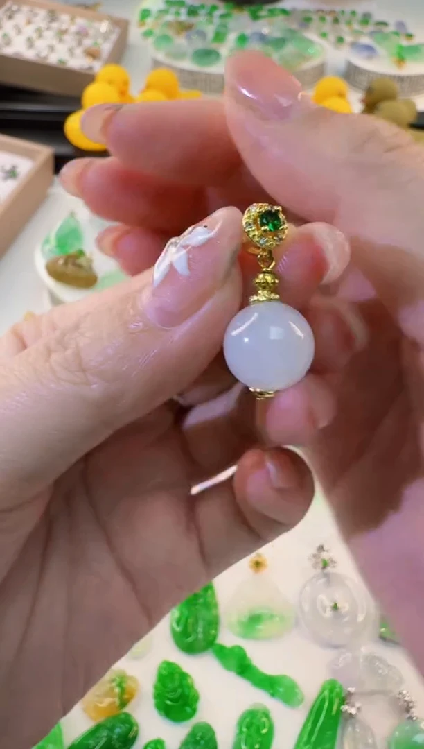颈饰未镶嵌翡翠缅甸A货翡翠
