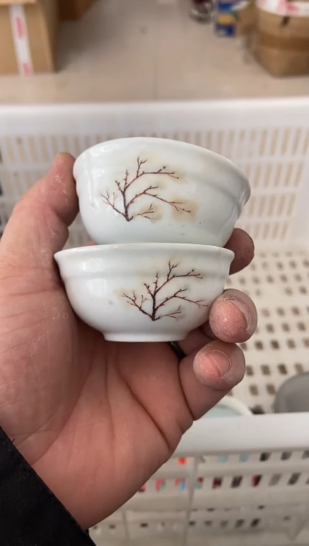 无运费险有瑕疵的摄影的产品有使用过的痕迹有点脏介意勿拍