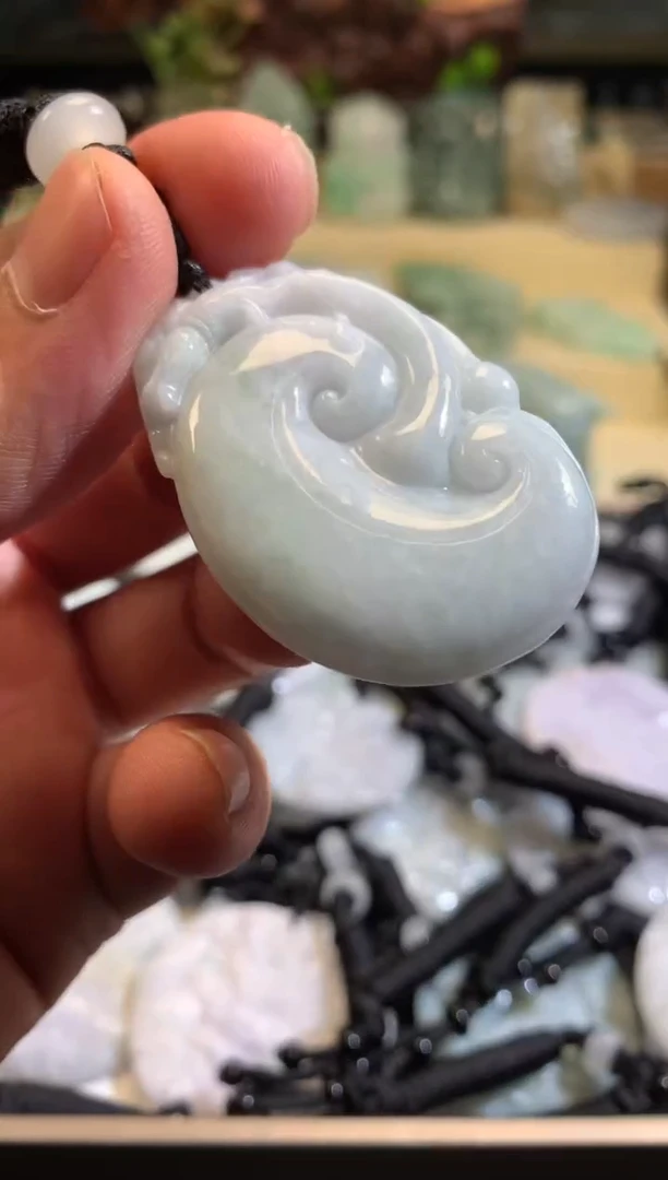 翡翠未镶嵌颈饰5/27/018