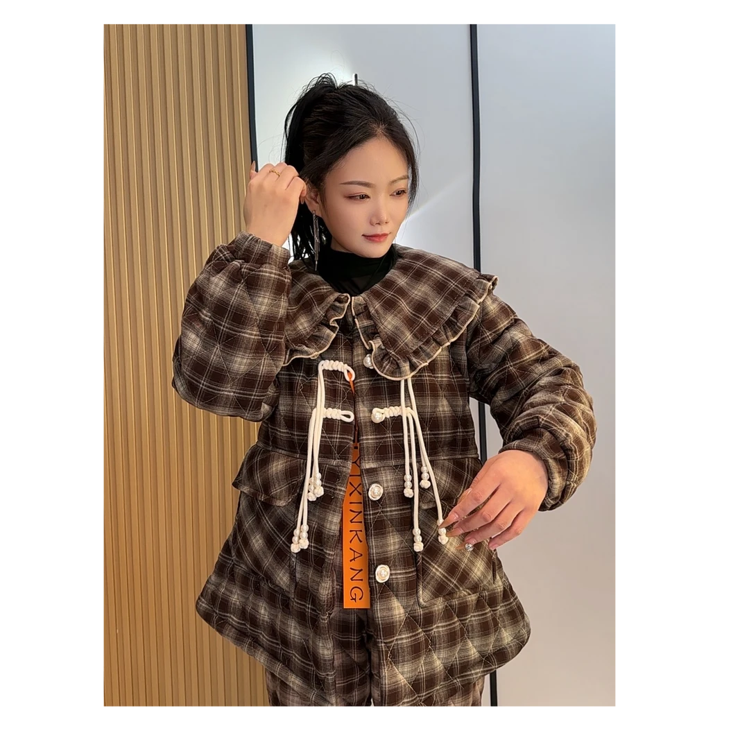 小香风格纹套装2025冬季新款娃娃领家居服睡衣女翻领保暖俩件套