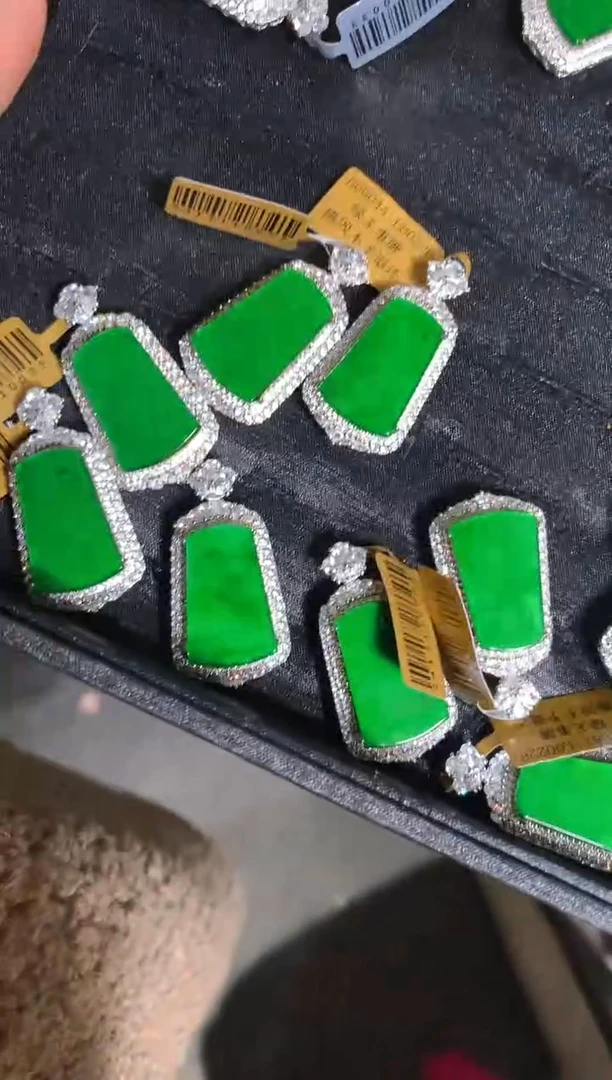 【闪购商品】定制翡翠未镶嵌35定制翡翠-多样性发货（发其一）