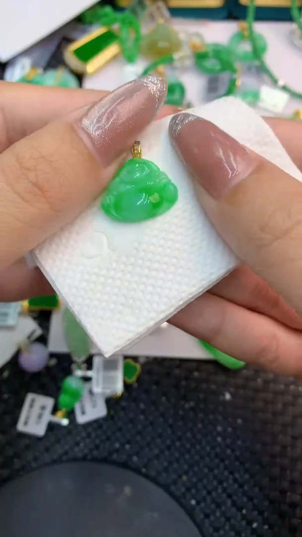 颈饰18K金镶嵌翡翠1