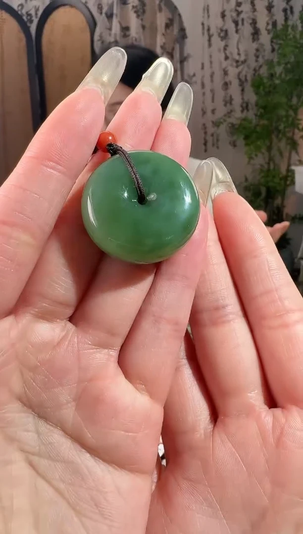 颈饰未镶嵌和田玉平安扣