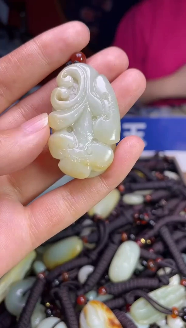 未镶嵌和田玉挂件1