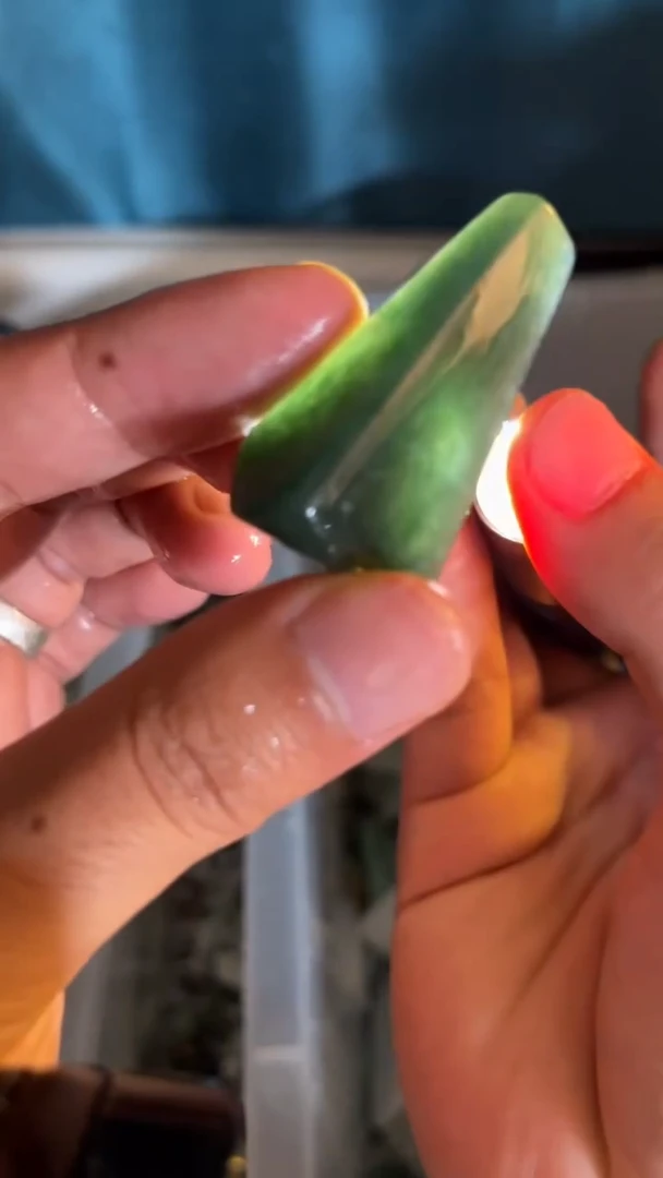 翡翠挂件未镶嵌翡翠