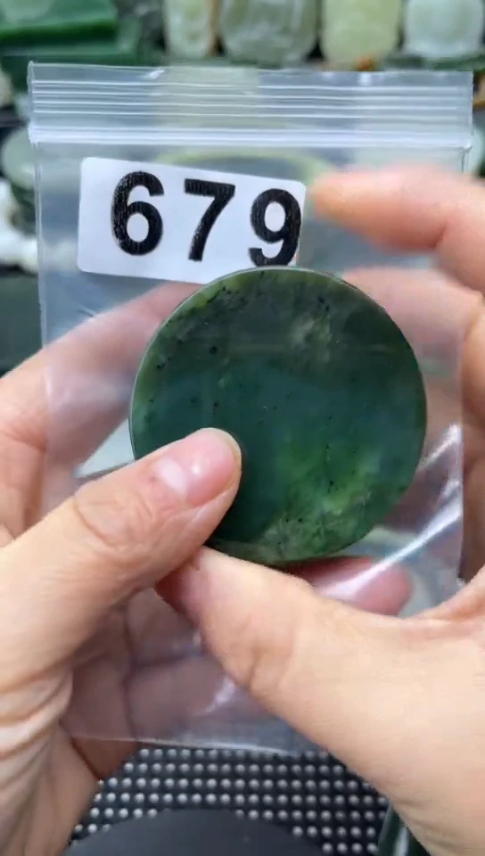 未镶嵌和田玉珠宝半成品镯芯