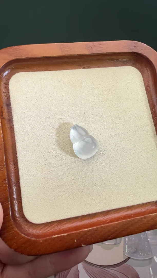 定制翡翠未镶嵌熊*白冰葫芦