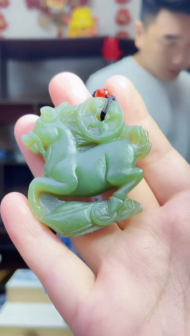 和田玉未镶嵌颈饰1