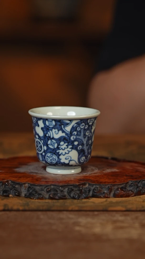 杯古蓝器 青花杂宝小岩茶杯