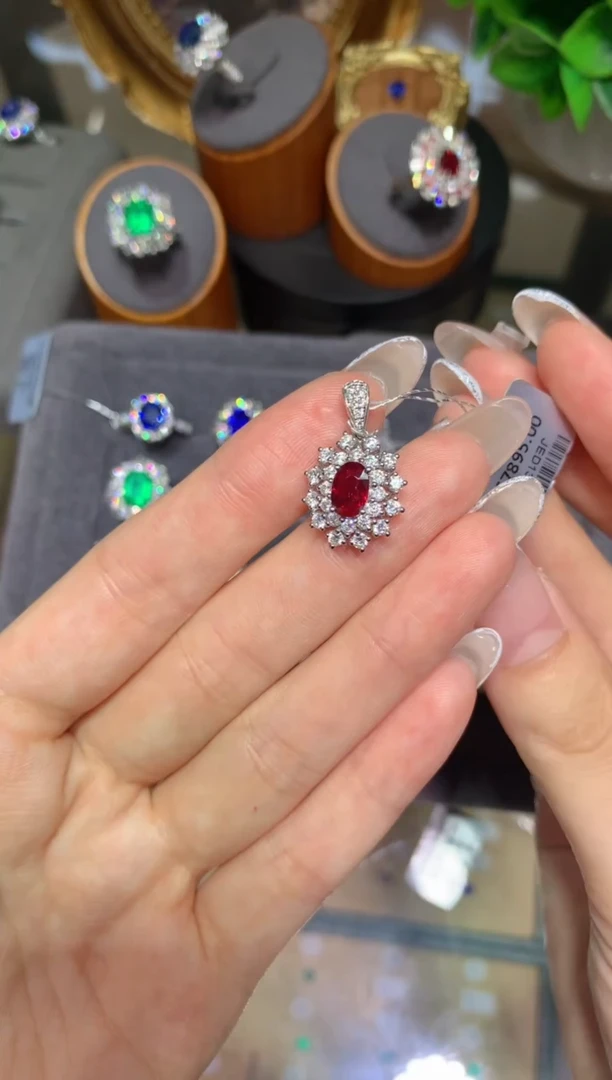 18K金镶嵌吊坠(不含链)红宝石1.0CT  无烧鸽血红